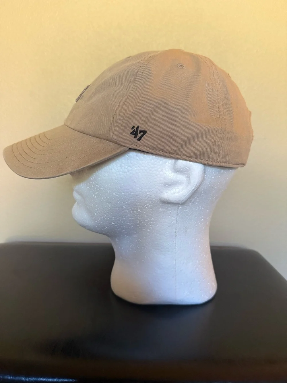 Arkansas Razorbacks Leaning Hog A Hat